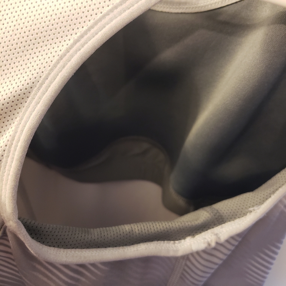 Nike Dri-Fit Razor Back Tank with Built in Bra Size L - Picture 5 of 6